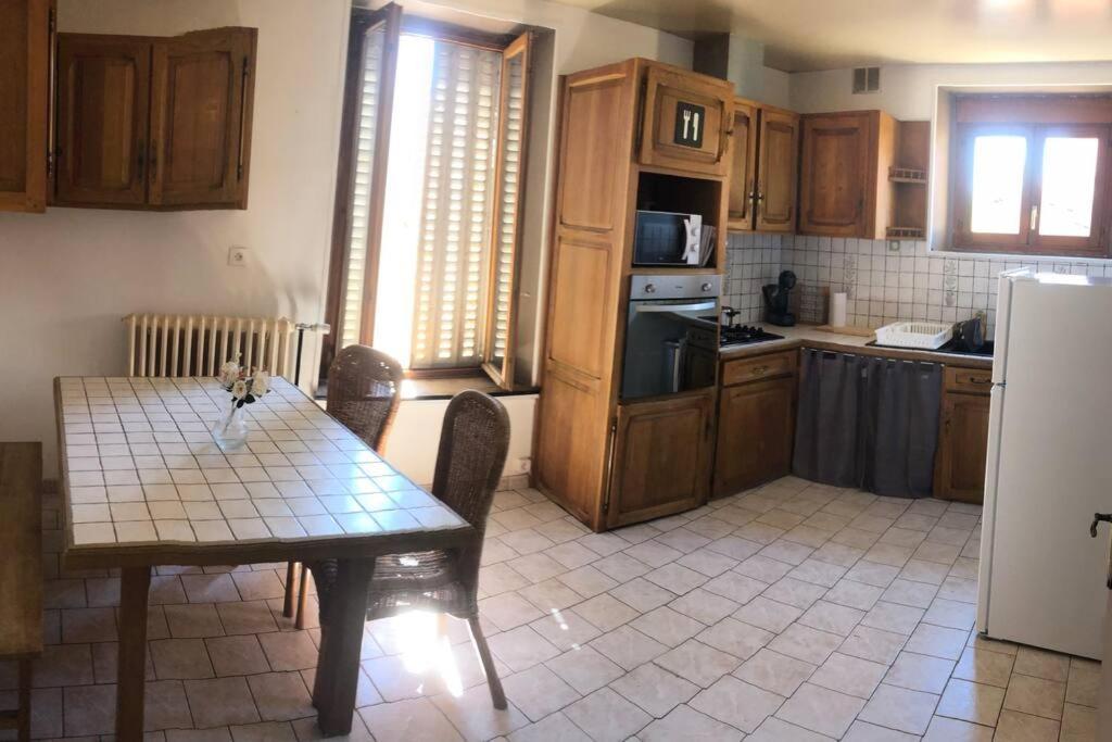 Spacieux Et Elegant Appartement Idealement Situe. Chamouilley Esterno foto